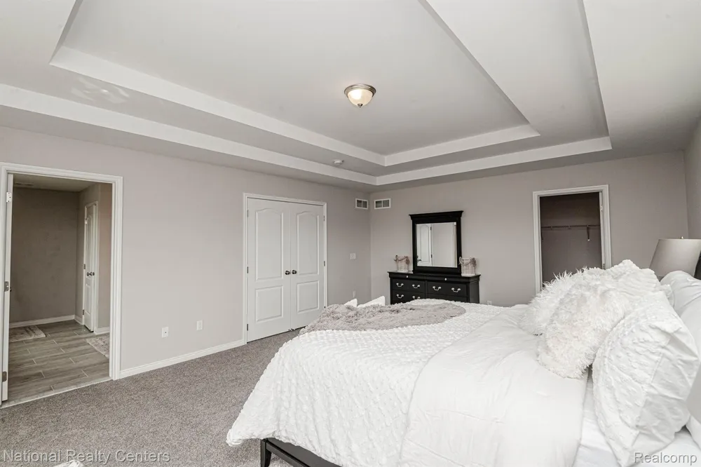919 Guenevere Drive Oxford Charter Township, MI 48371