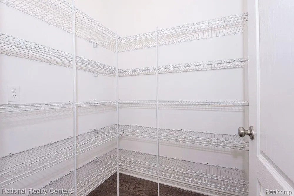 919 Guenevere Drive Oxford Charter Township, MI 48371