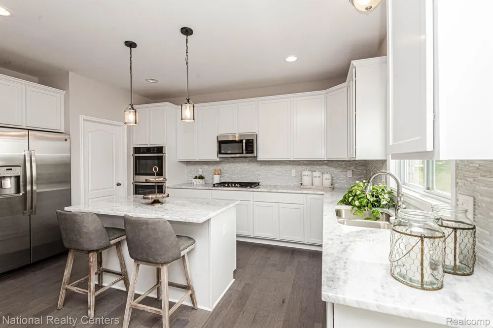 919 Guenevere Drive Oxford Charter Township, MI 48371