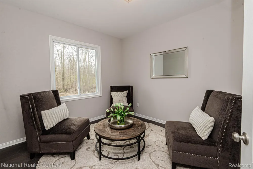919 Guenevere Drive Oxford Charter Township, MI 48371