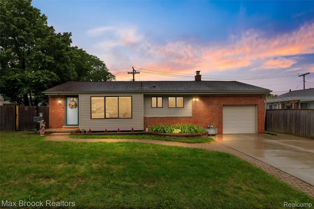 1136 Selfridge Boulevard Clawson City, MI 48017
