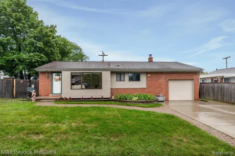 1136 Selfridge Boulevard
