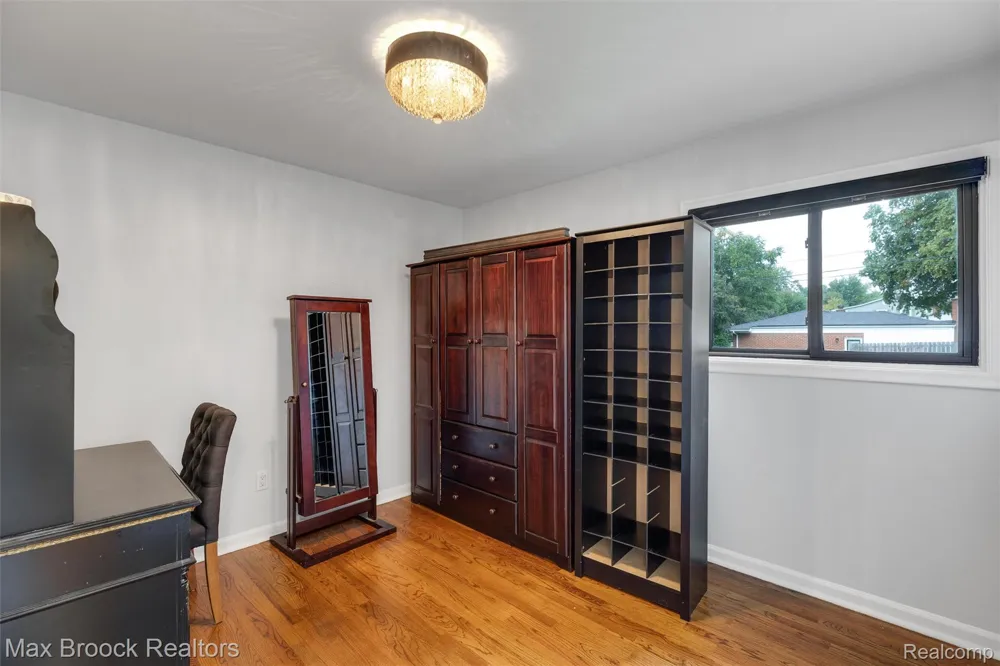 1136 Selfridge Boulevard Clawson City, MI 48017