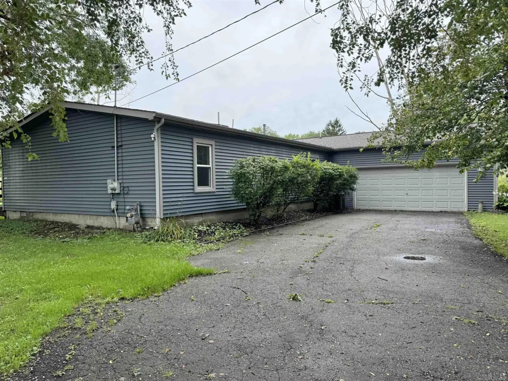 351 Center Street Algonac City, MI 48001
