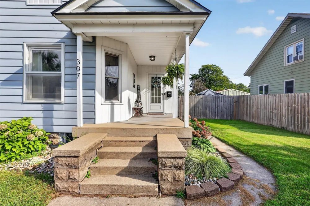 307 W Washington Avenue Zeeland City, MI 49464