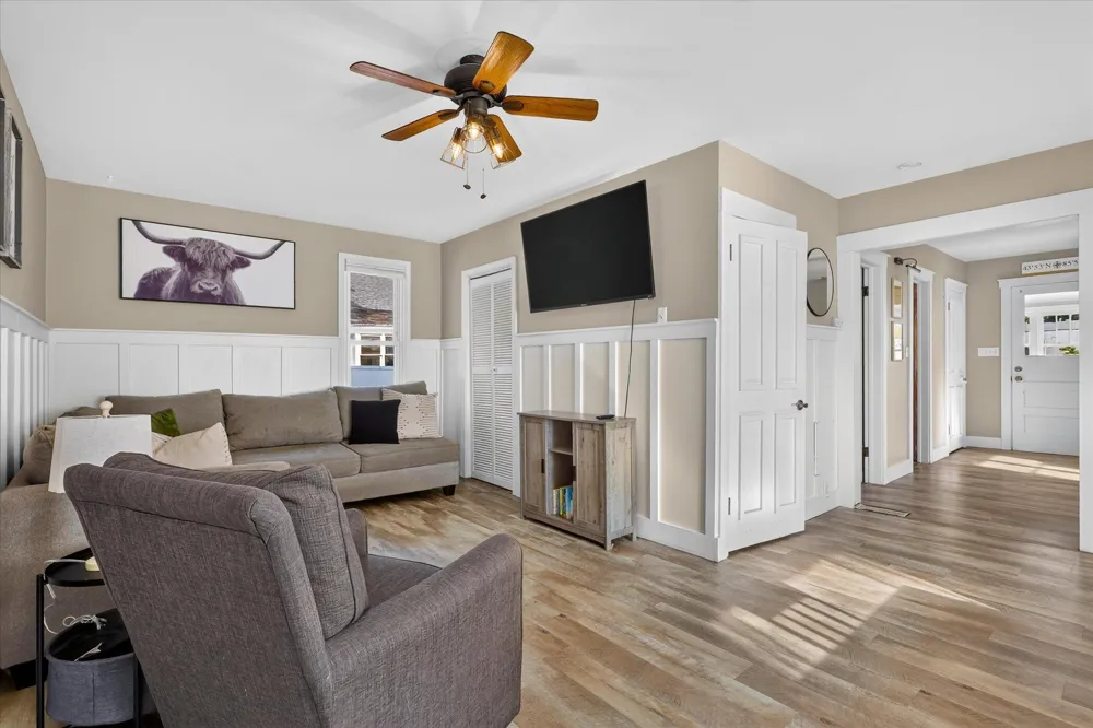 307 W Washington Avenue Zeeland City, MI 49464