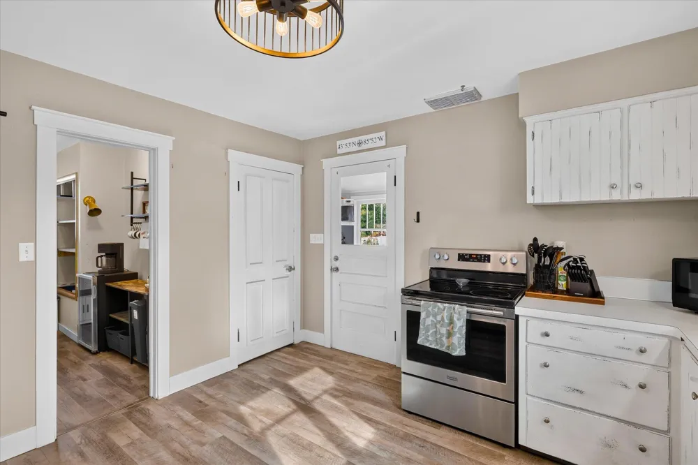 307 W Washington Avenue Zeeland City, MI 49464