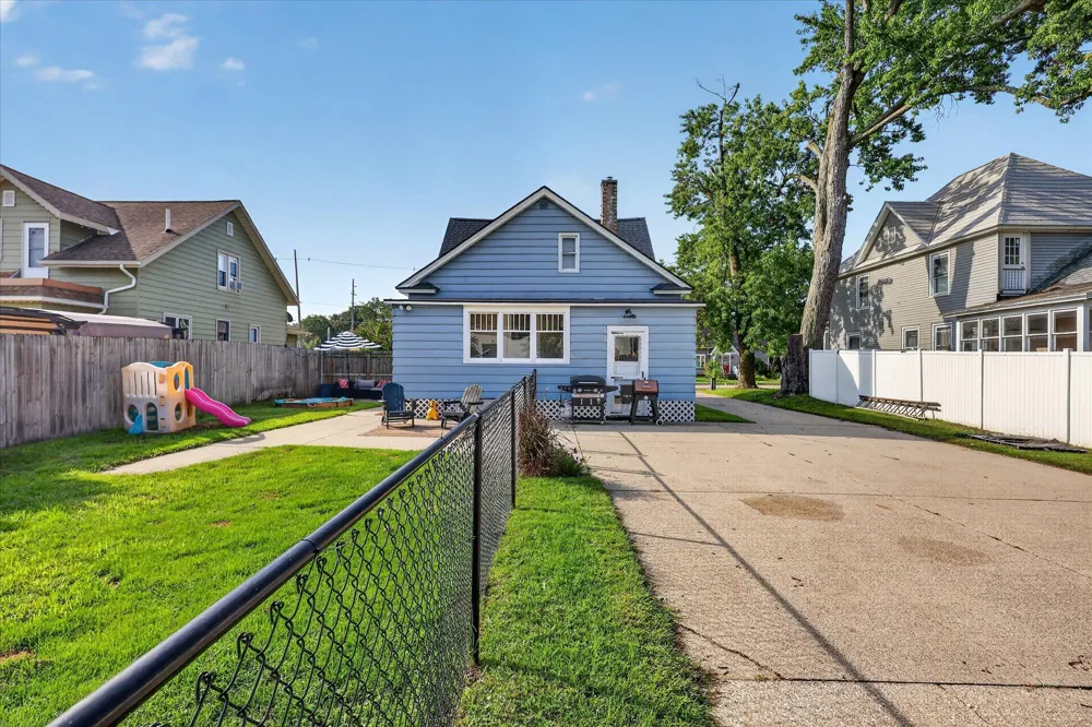 307 W Washington Avenue Zeeland City, MI 49464