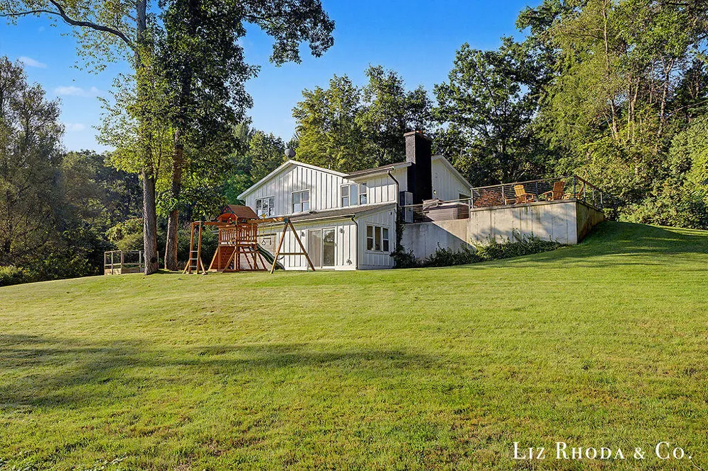 5061 Egypt Valley Avenue NE Cannon Township, MI 49306