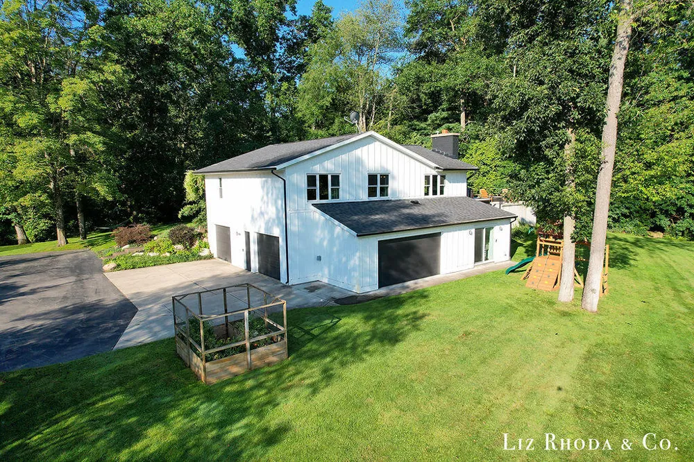 5061 Egypt Valley Avenue NE Cannon Township, MI 49306
