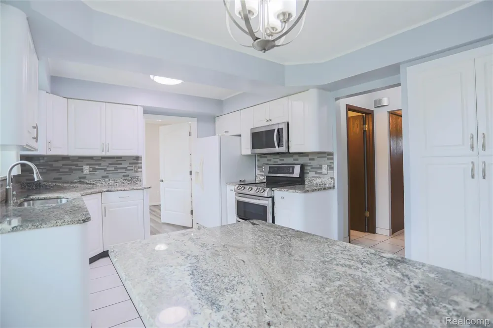 4788 Bloomfield Drive Sterling Heights City, MI 48310