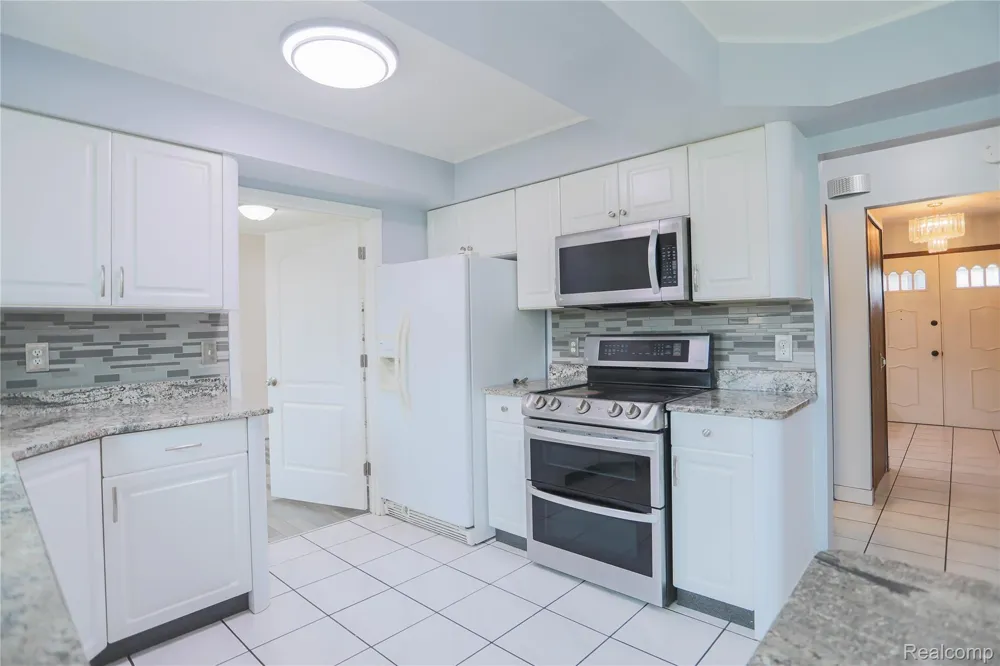 4788 Bloomfield Drive Sterling Heights City, MI 48310