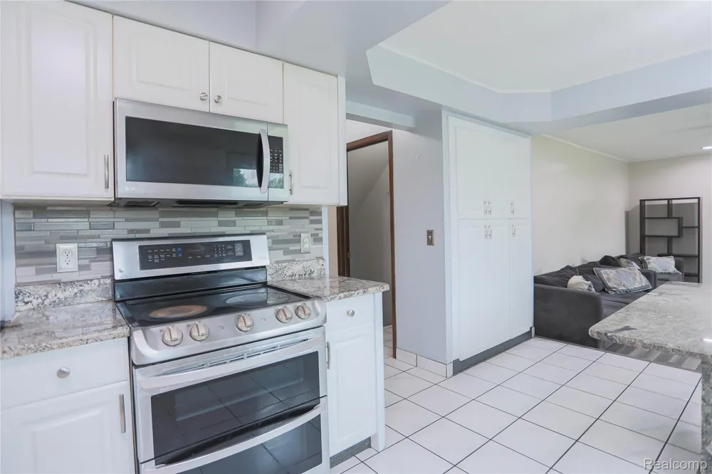 4788 Bloomfield Drive Sterling Heights City, MI 48310