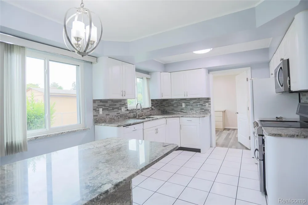 4788 Bloomfield Drive Sterling Heights City, MI 48310