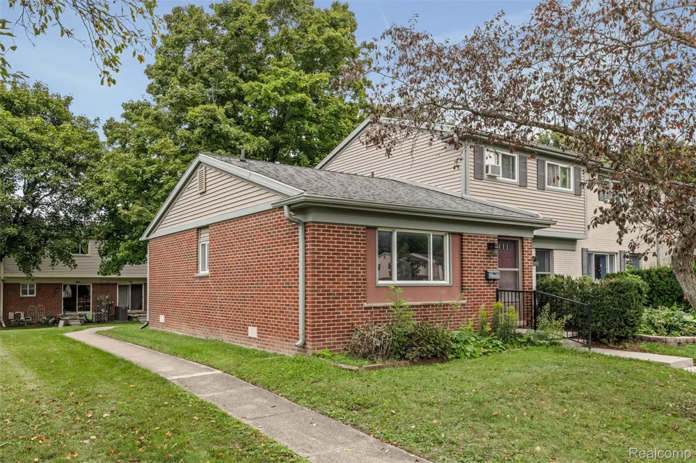 3001 Williamsburg Drive Ann Arbor City, MI 48108