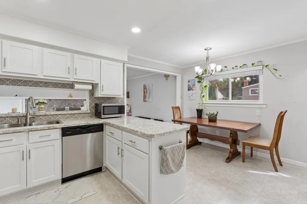 8234 Holly Drive Canton Charter Township, MI 48187