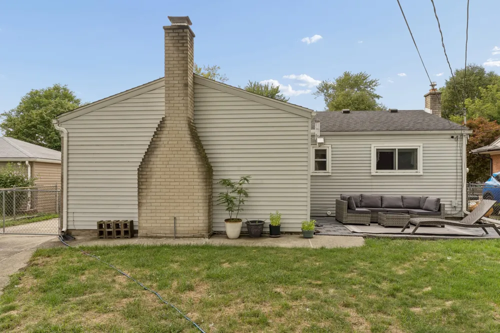 8234 Holly Drive Canton Charter Township, MI 48187