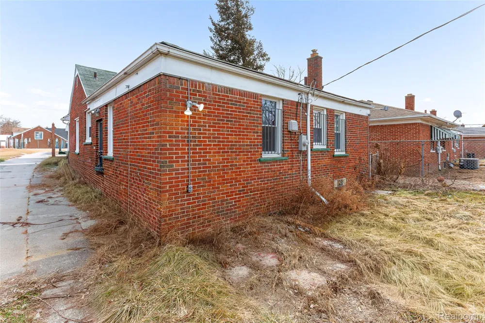 18867 rogge Detroit City, MI 48234