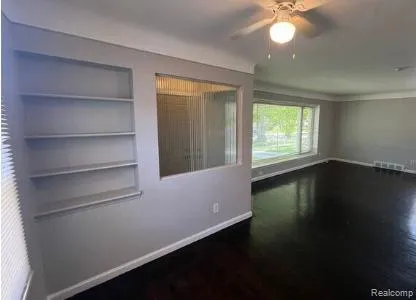 18867 rogge Detroit City, MI 48234