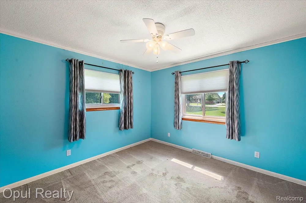 12821 10 Mile Road Green Oak Township, MI 48178