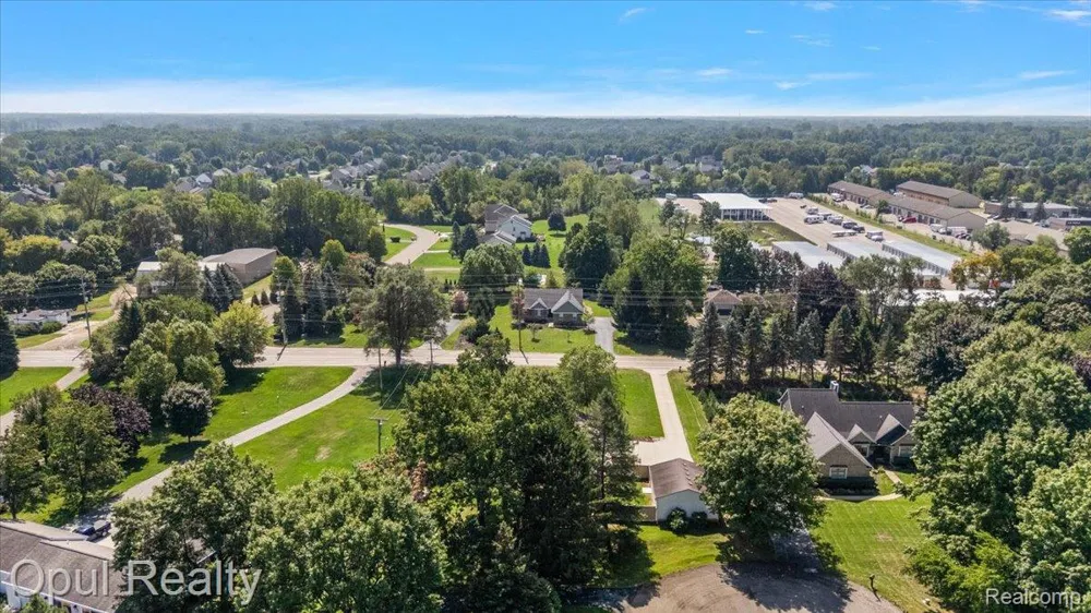 12821 10 Mile Road Green Oak Township, MI 48178