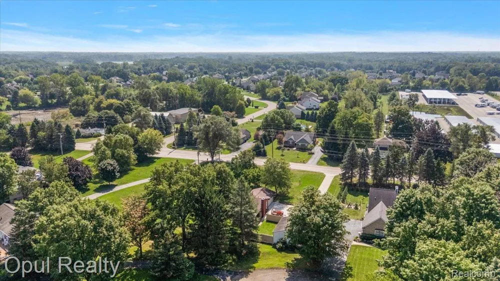 12821 10 Mile Road Green Oak Township, MI 48178