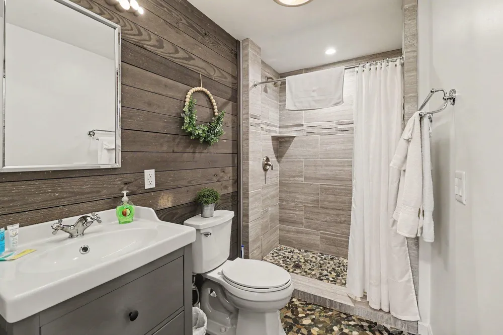 414 E Ludington Avenue Ludington City, MI 49431