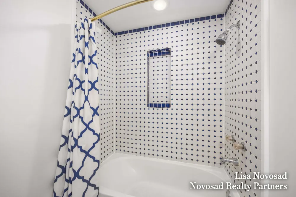 2124 Rosewood Street Georgetown Charter Township, MI 49428