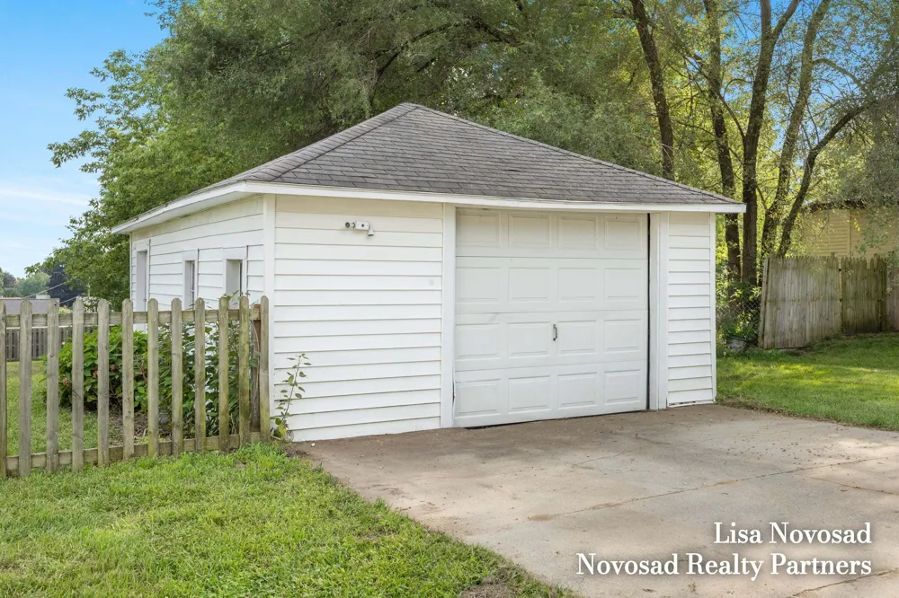 2124 Rosewood Street Georgetown Charter Township, MI 49428