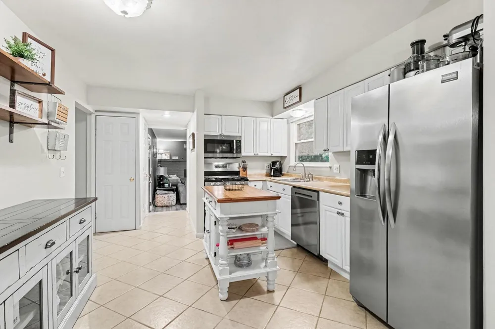 542 Eastlook Drive Saline City, MI 48176