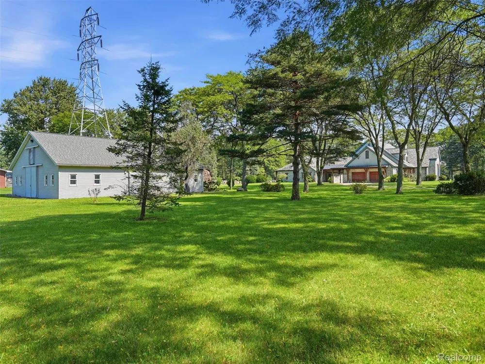 61400 Romeo Plank Road Ray Township, MI 48096