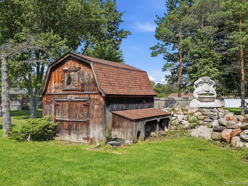 61400 Romeo Plank Road Ray Township, MI 48096