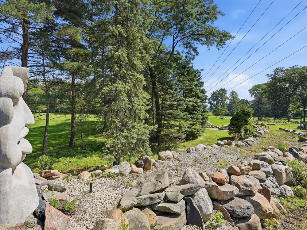 61400 Romeo Plank Road Ray Township, MI 48096