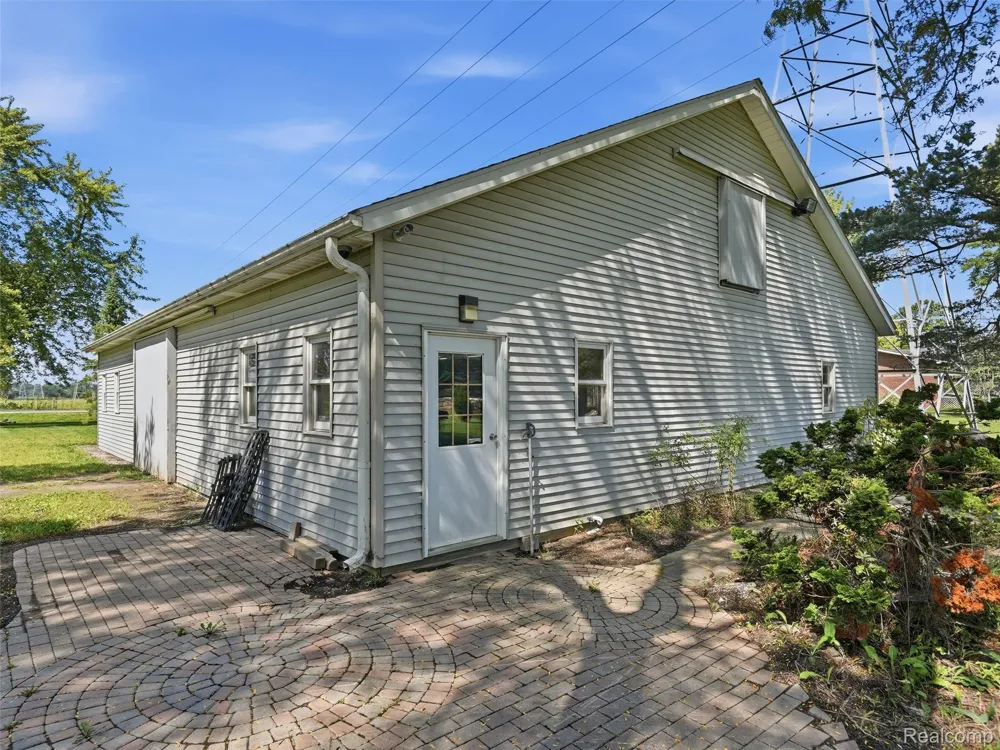 61400 Romeo Plank Road Ray Township, MI 48096