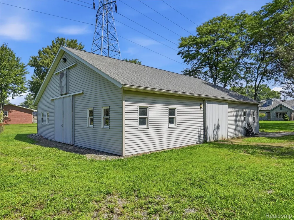 61400 Romeo Plank Road Ray Township, MI 48096