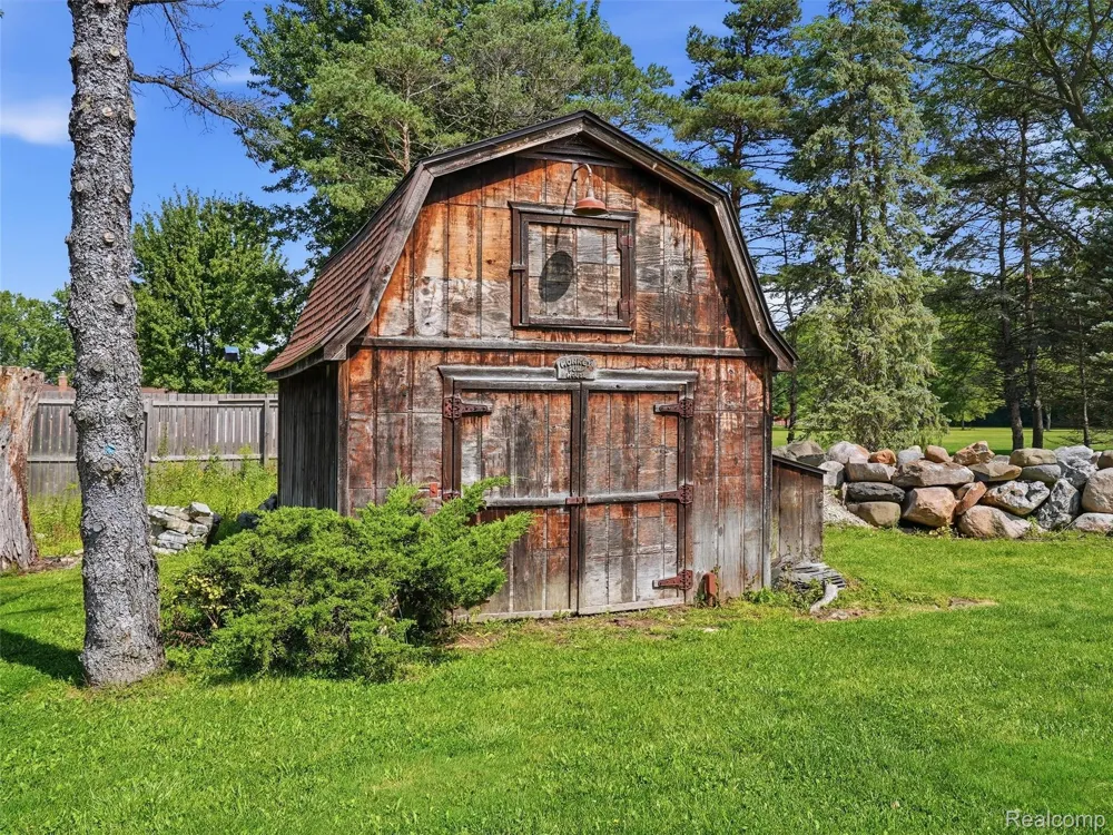 61400 Romeo Plank Road Ray Township, MI 48096