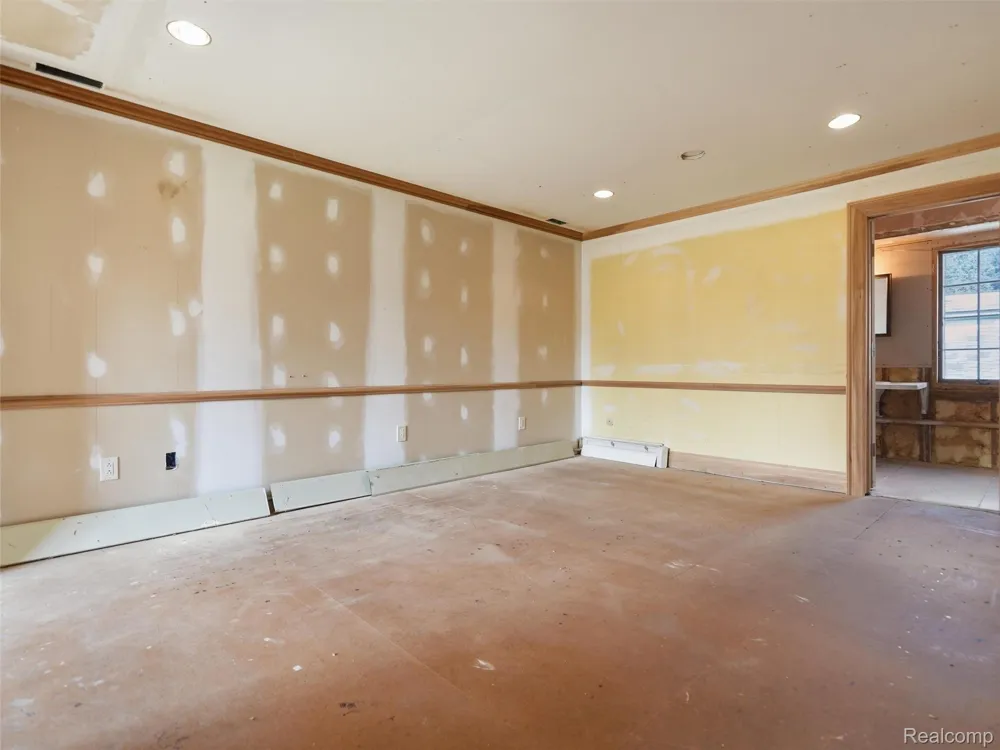 61400 Romeo Plank Road Ray Township, MI 48096
