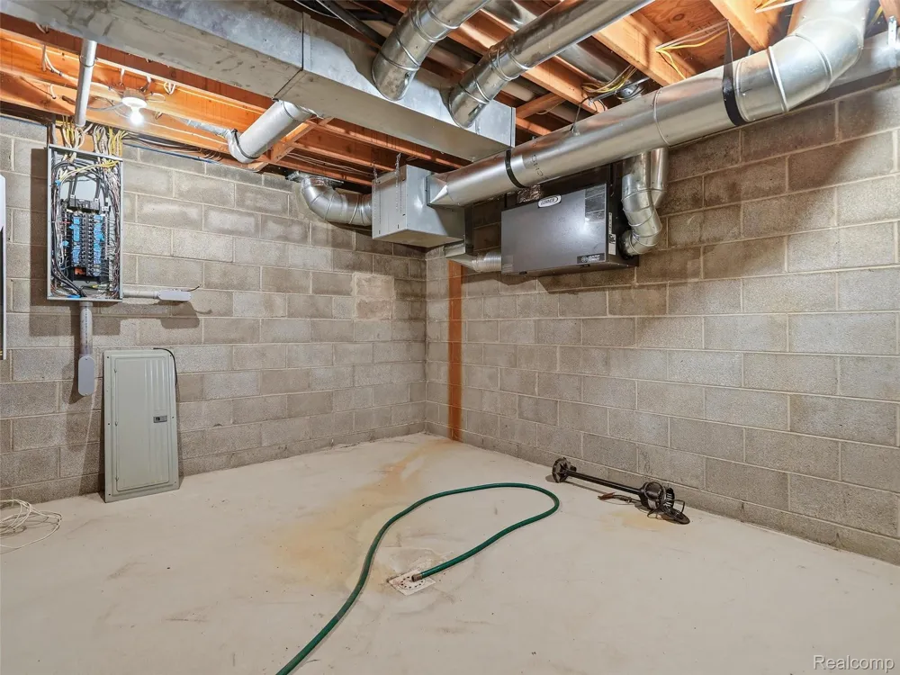 61400 Romeo Plank Road Ray Township, MI 48096