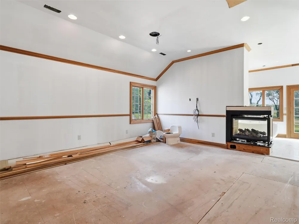 61400 Romeo Plank Road Ray Township, MI 48096