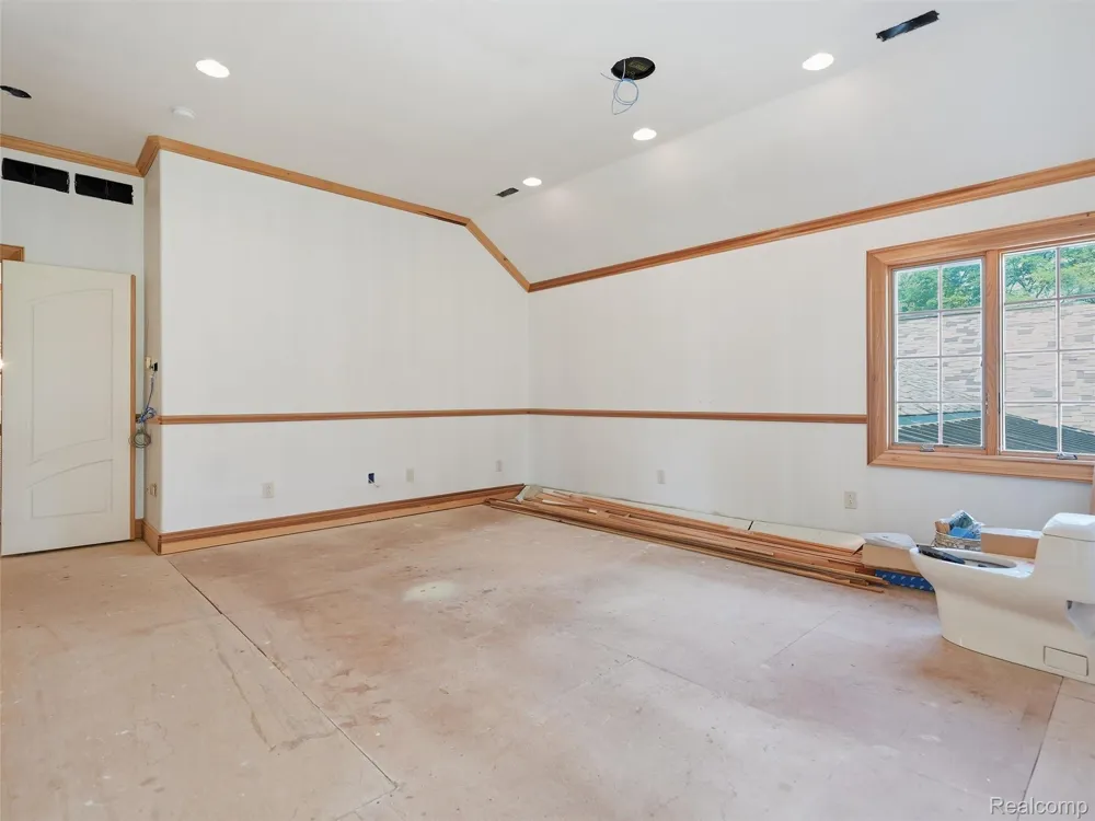 61400 Romeo Plank Road Ray Township, MI 48096