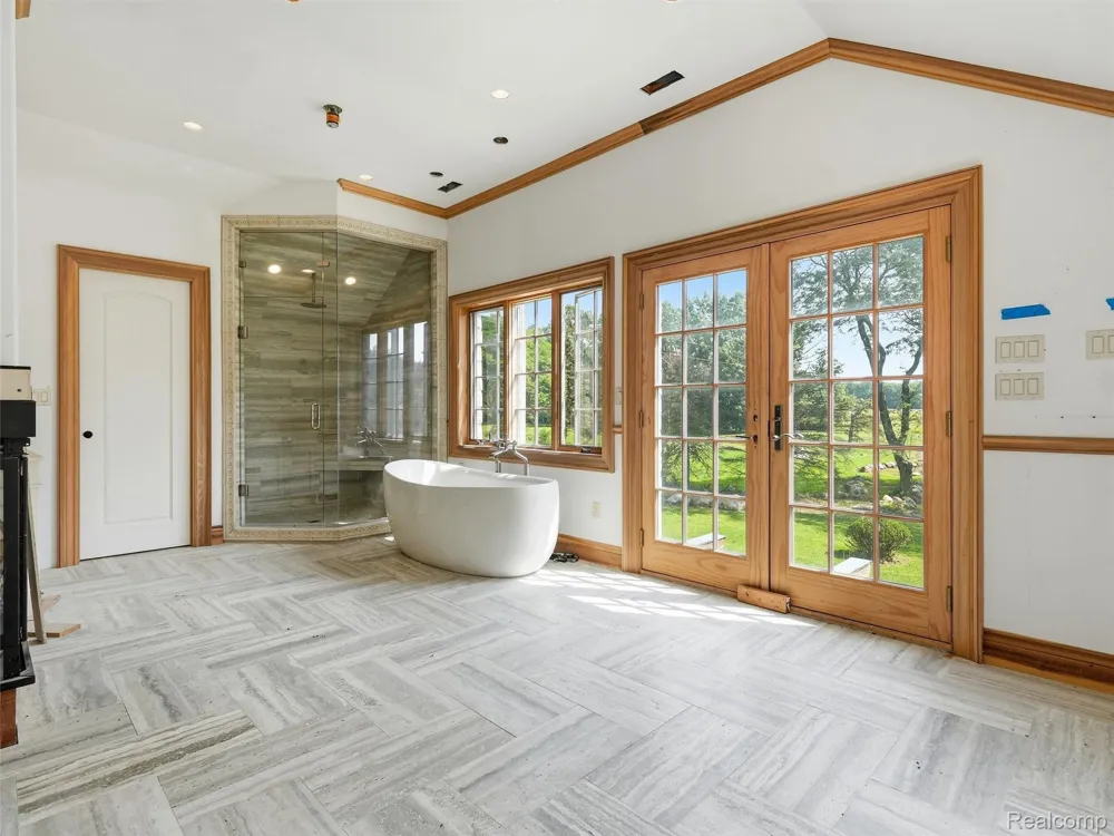 61400 Romeo Plank Road Ray Township, MI 48096