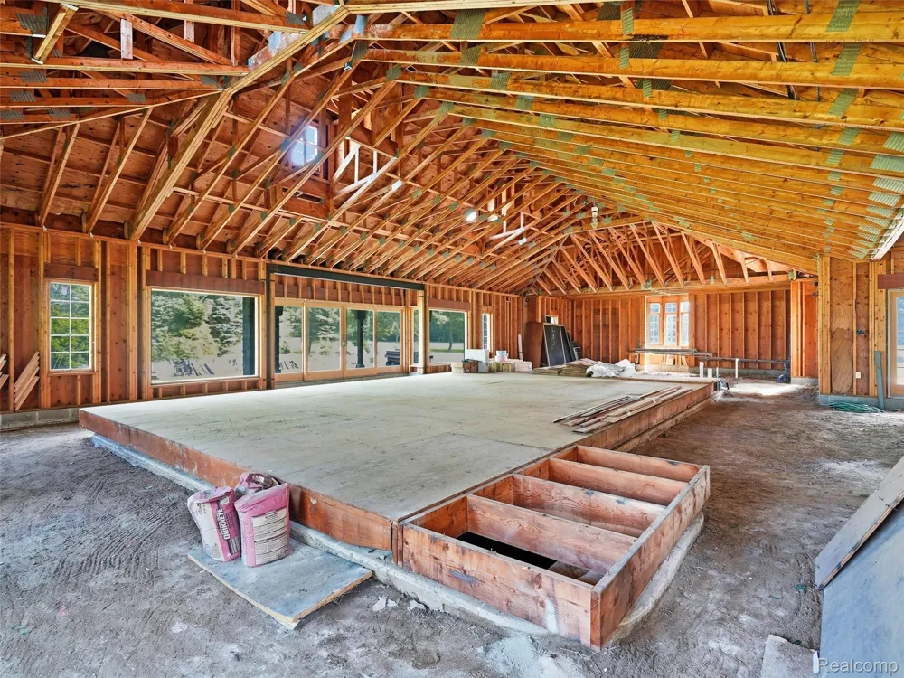 61400 Romeo Plank Road Ray Township, MI 48096