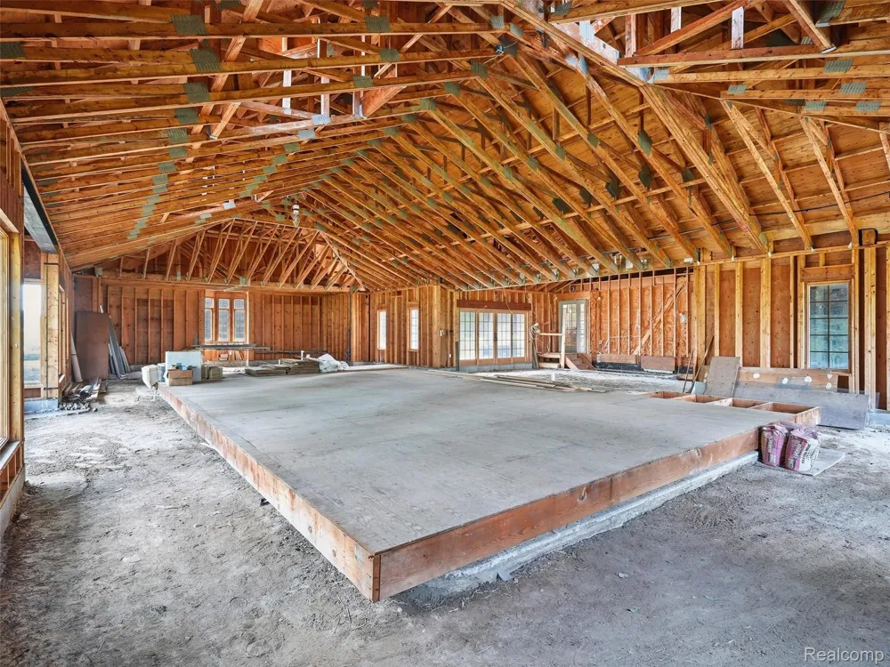 61400 Romeo Plank Road Ray Township, MI 48096