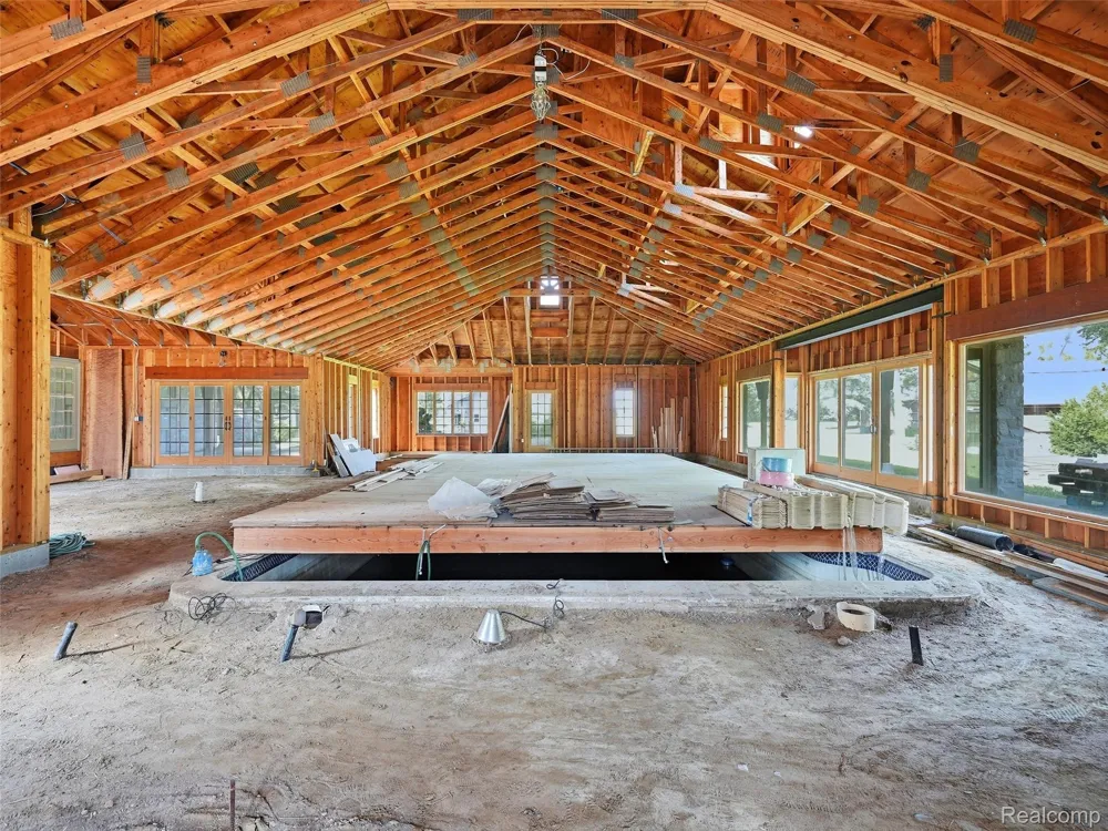 61400 Romeo Plank Road Ray Township, MI 48096