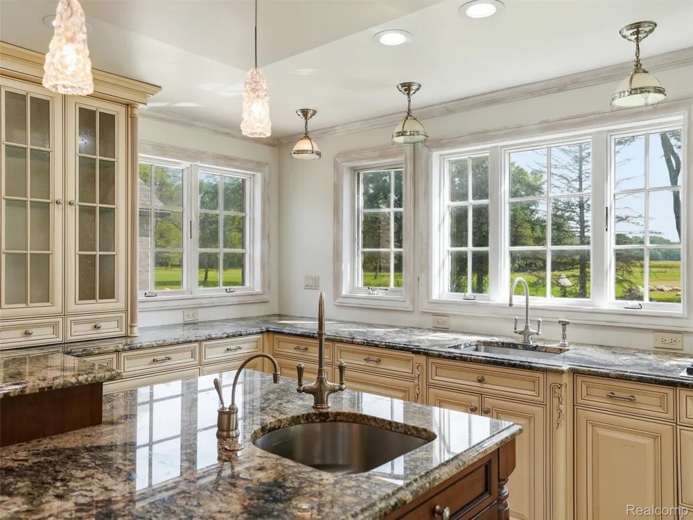 61400 Romeo Plank Road Ray Township, MI 48096