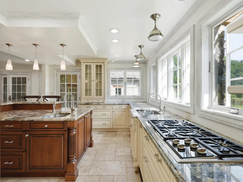 61400 Romeo Plank Road Ray Township, MI 48096