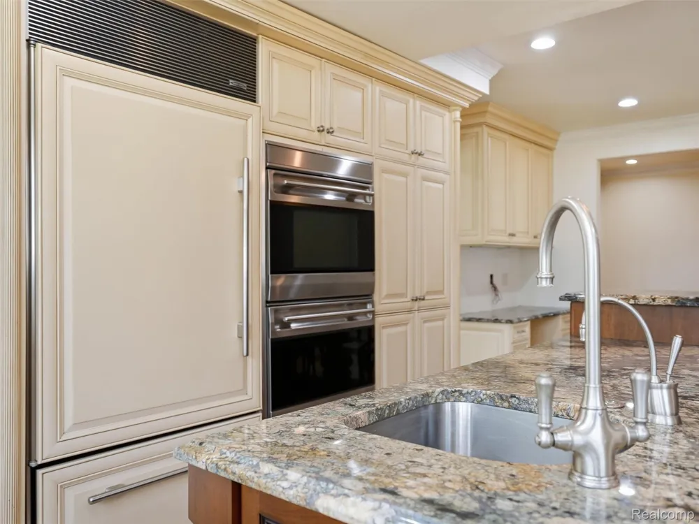 61400 Romeo Plank Road Ray Township, MI 48096