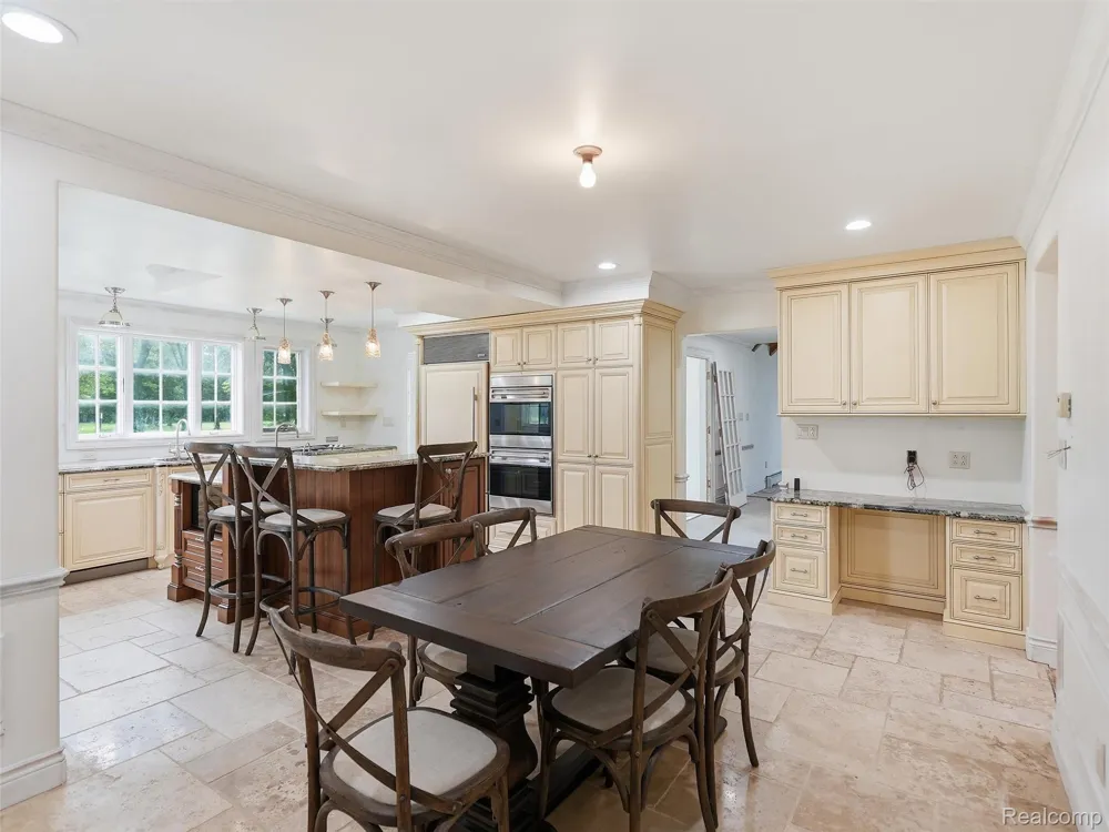 61400 Romeo Plank Road Ray Township, MI 48096