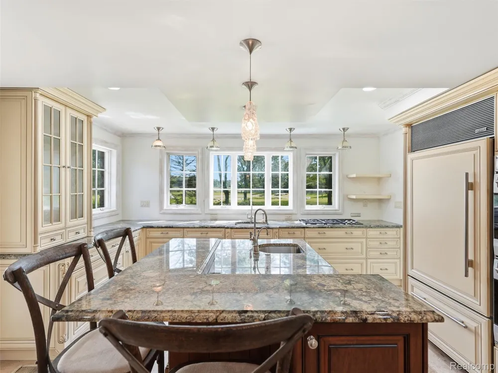 61400 Romeo Plank Road Ray Township, MI 48096