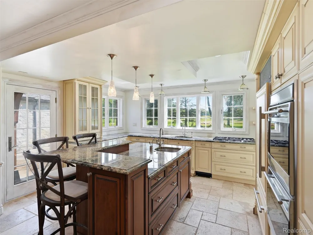 61400 Romeo Plank Road Ray Township, MI 48096
